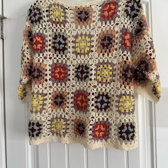 POL Crochet Granny Motif Cardigan in Cream with Lavender, Brown & Peach Accents - Picture 7 of 9